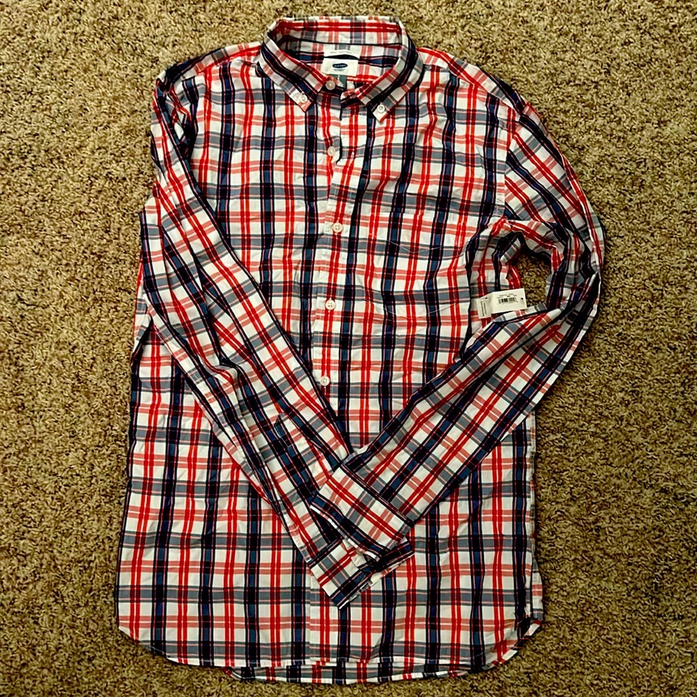 Old navy men’s small slim fit long sleeve button-down shirt. NWT.